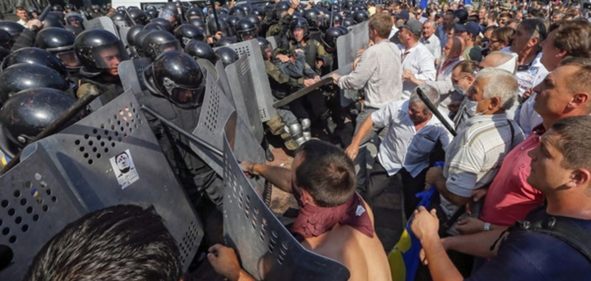 Генерал Скипальский: за митингом под Радой должны были следить спецслужбы, а не срочники