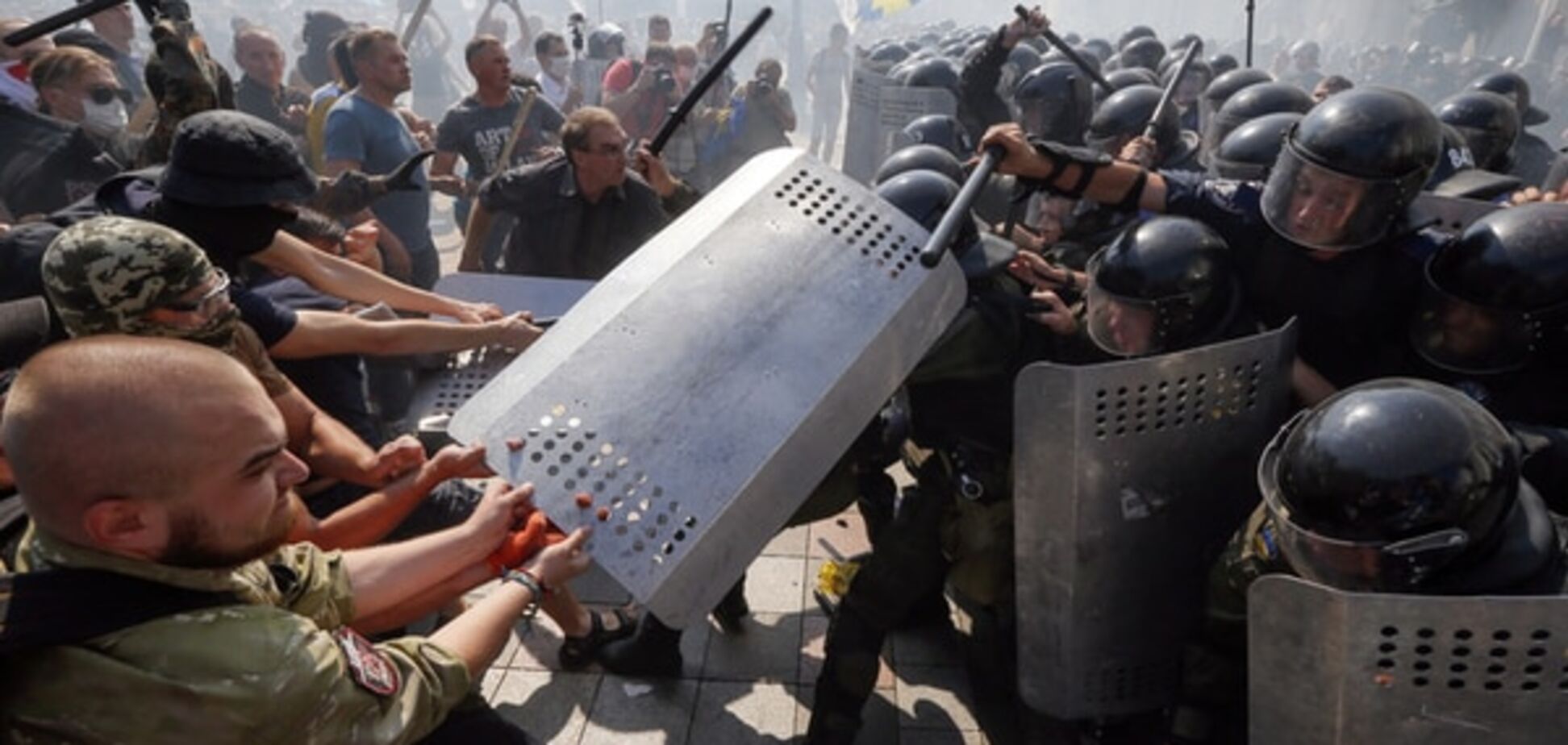 Бойня под Радой пошатнула международную репутацию Украины - нардеп