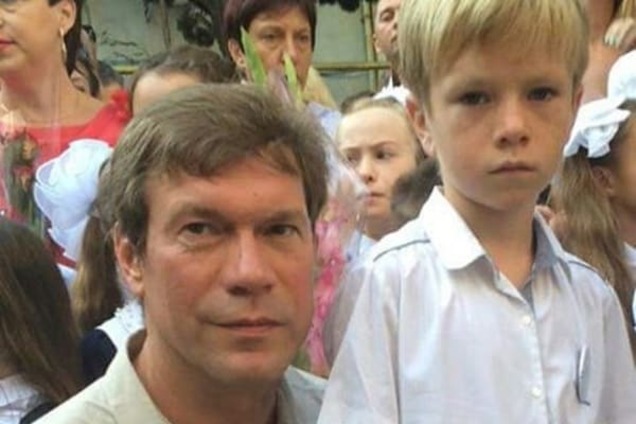 В сети затроллили фото Царева с сыном: почему школа не в 'Новороссии'?