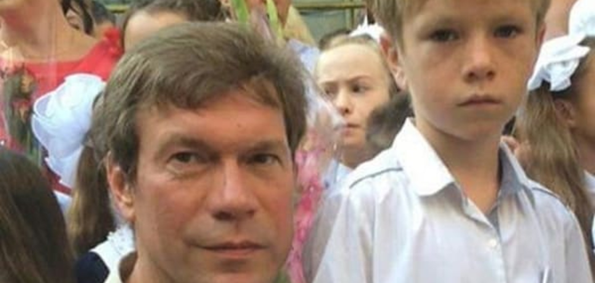 В сети затроллили фото Царева с сыном: почему школа не в 'Новороссии'?