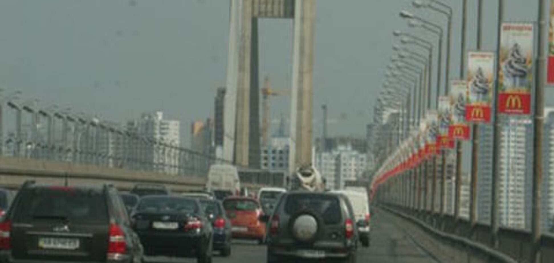 В Киеве на месяц ограничат движение по Южному мосту