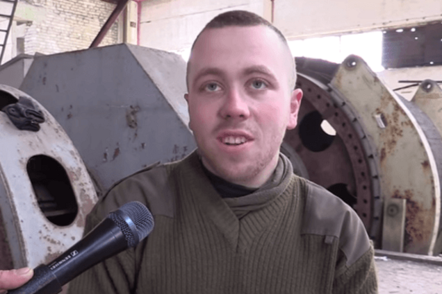 В сети появилось видеоинтервью с метателем гранаты у Рады, записанное в Песках