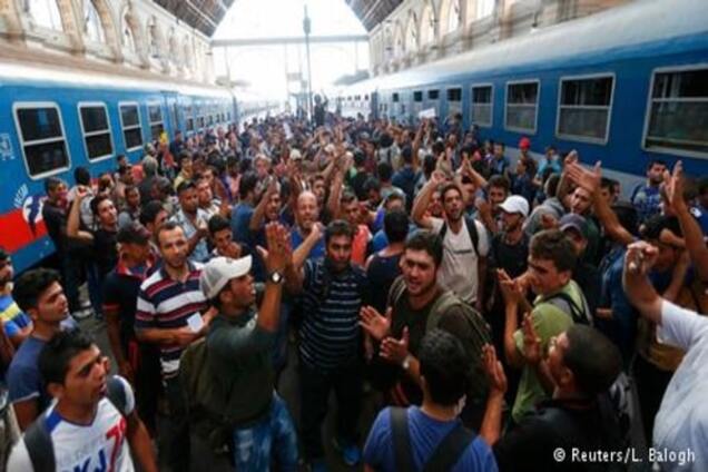 На вокзалі в Будапешті біженці вимагали пропустити їх до Німеччини