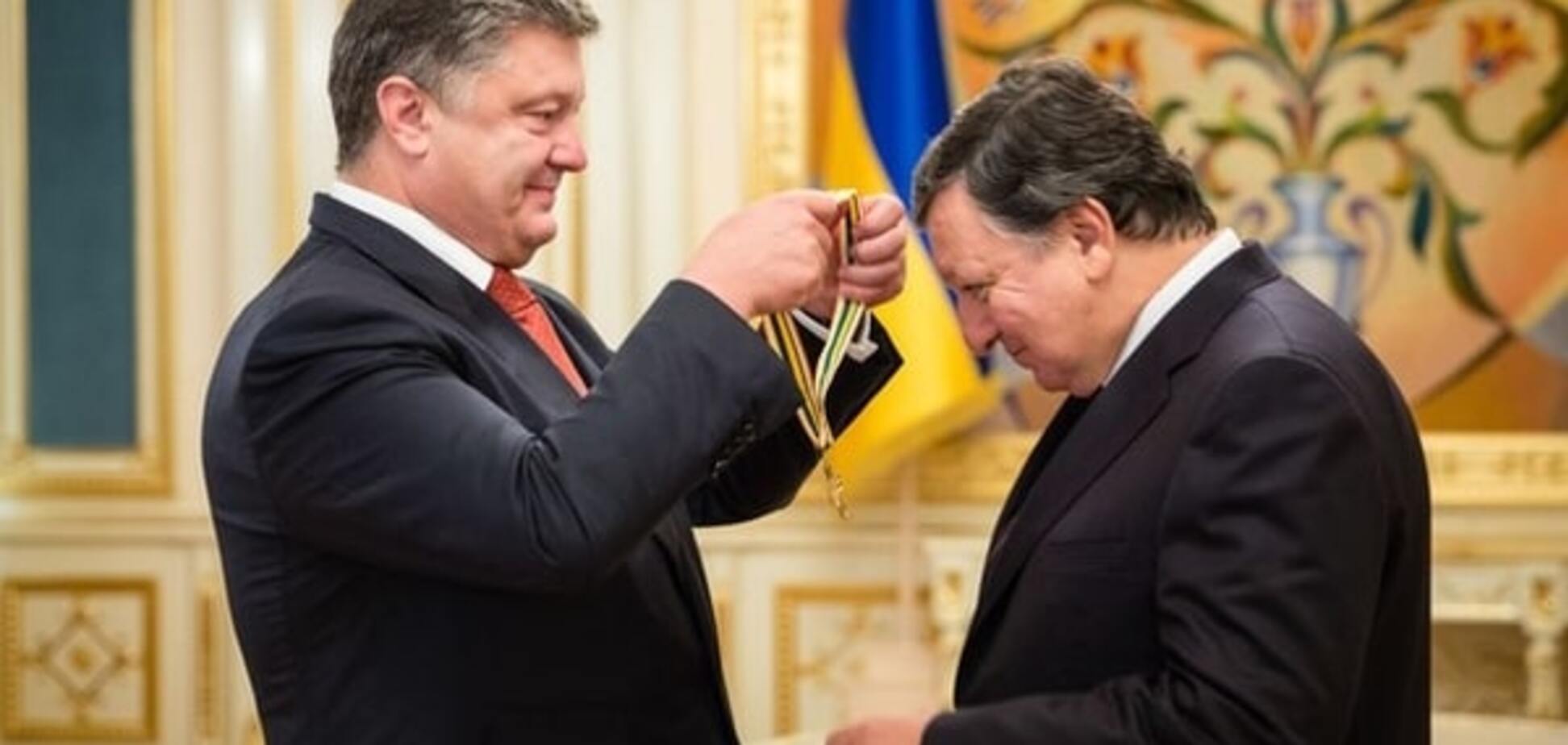 Порошенко вручил Баррозу орден Свободы