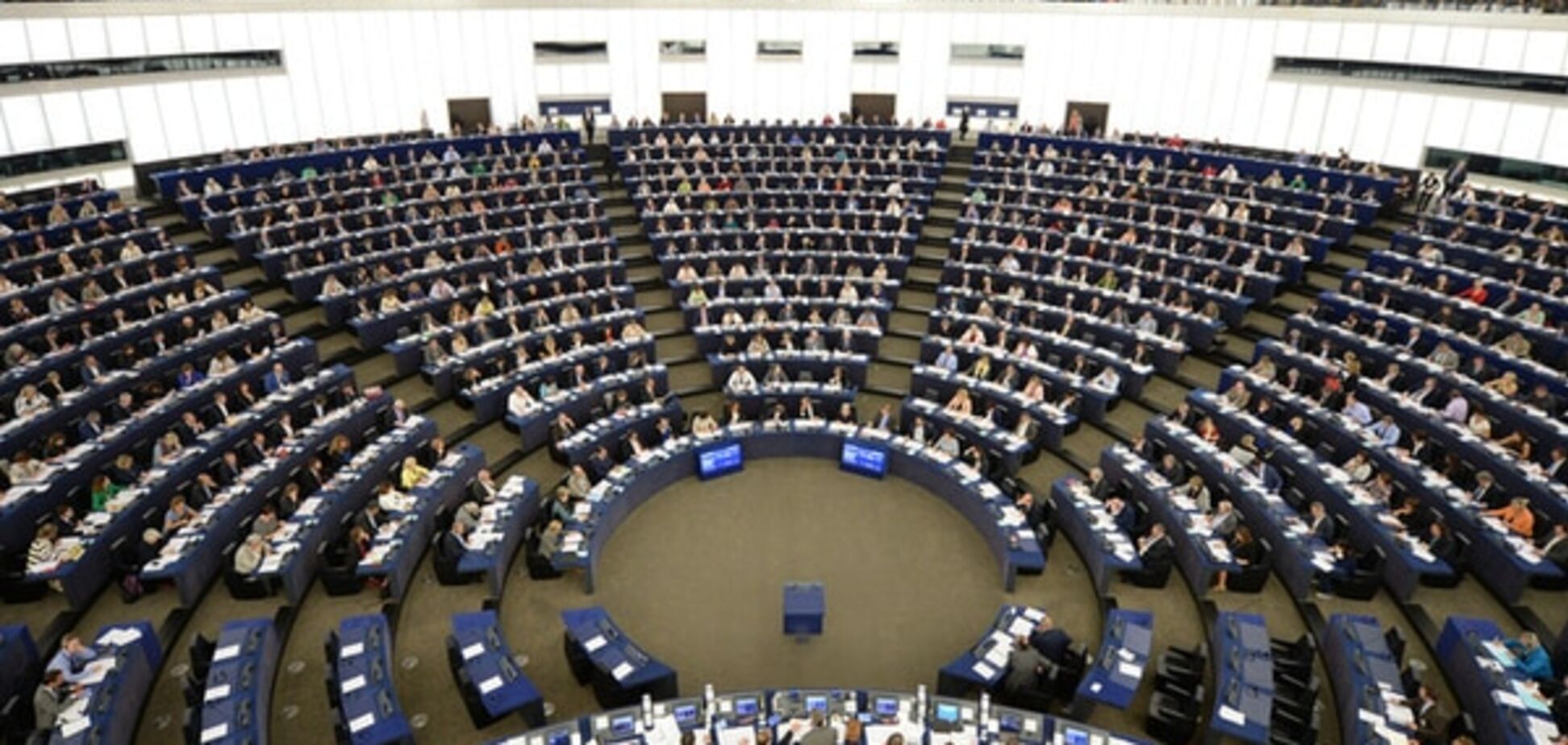 Европарламент потребовал от России освободить Сенцова, Кольченко и Савченко