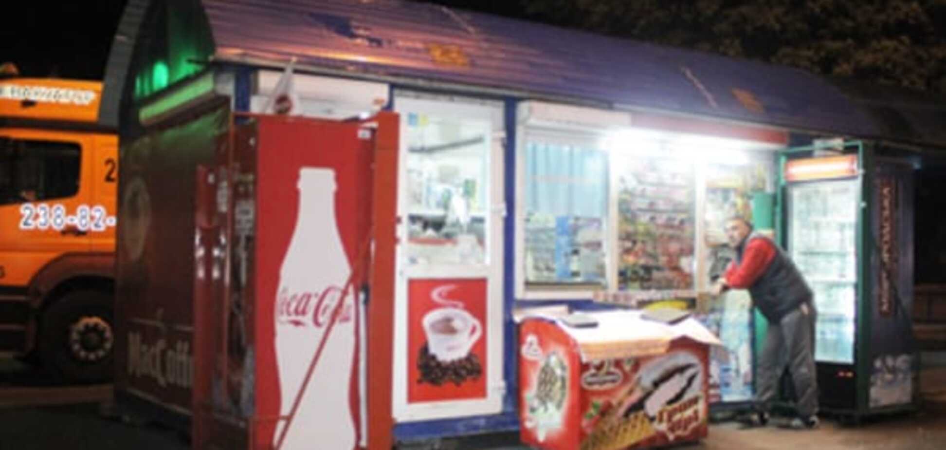 Появилось видео вооруженного конфликта при демонтаже МАФа в Киеве