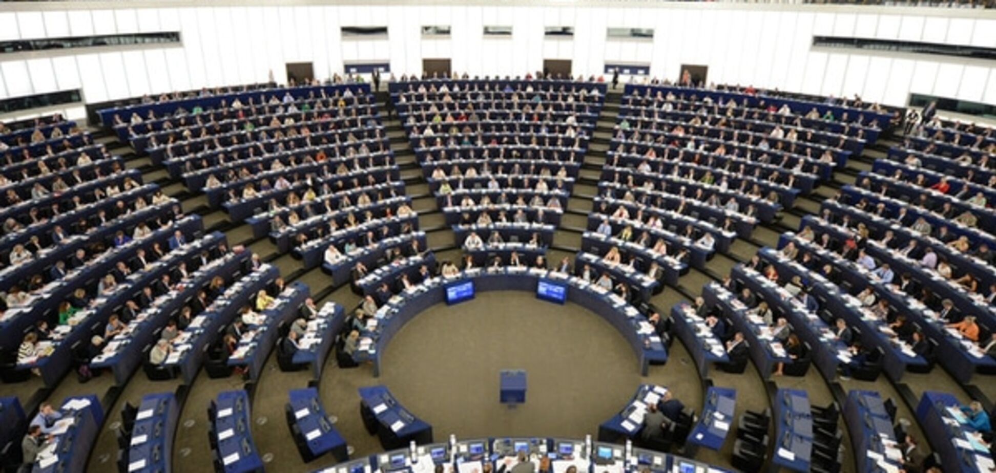 Европарламент составит 'черный список' россиян, похитивших Савченко и Сенцова