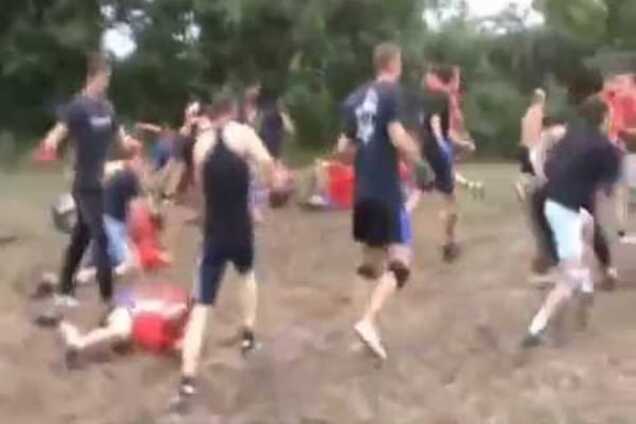 Ультрас 'Динамо' устроили месиво с одесскими фанатами: видео жесткой драки