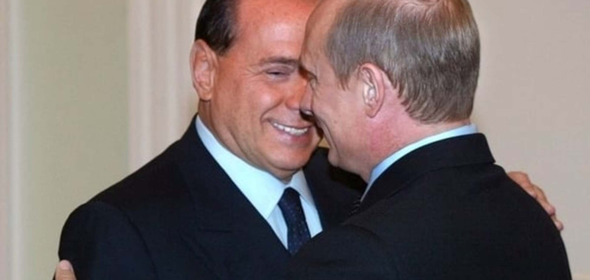 Путин повез в Крым Берлускони - журналист
