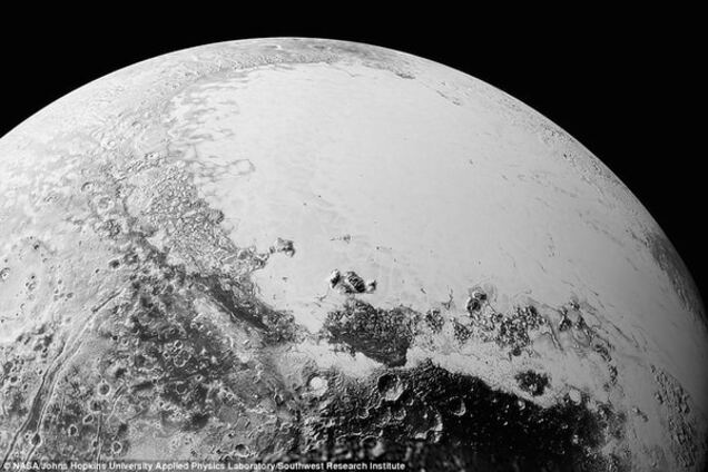 NASA получило новые детальные фото с Плутона