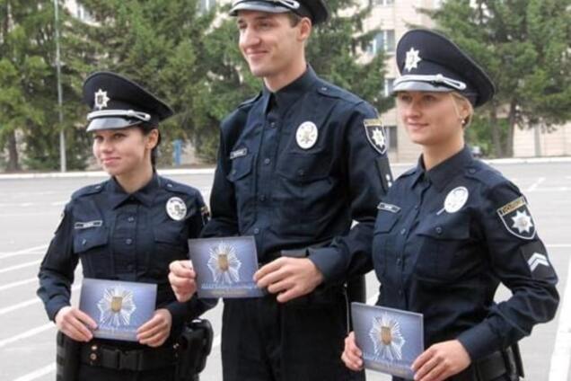 В рядах киевских патрульных появились первые офицеры