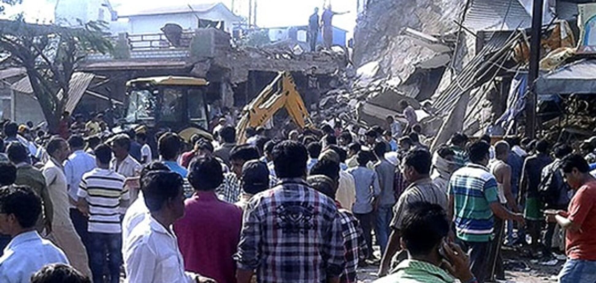 Число жертв от взрывов в Индии превысило 100 человек
