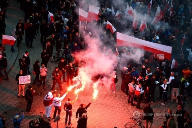 Европа взорвалась акциями 'за' и 'против' мигрантов: фоторепортаж