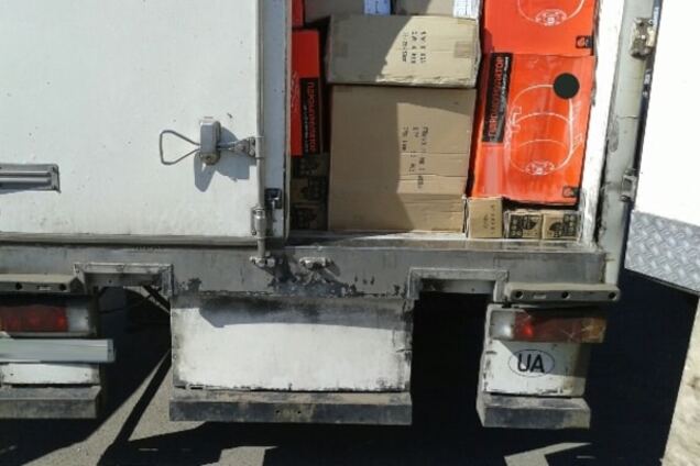 К террористам на Донбасс не пустили семь авто с контрабандой: фоторепортаж