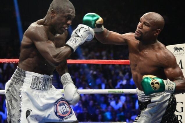 Мейвезер - Берто: смотреть видео боя