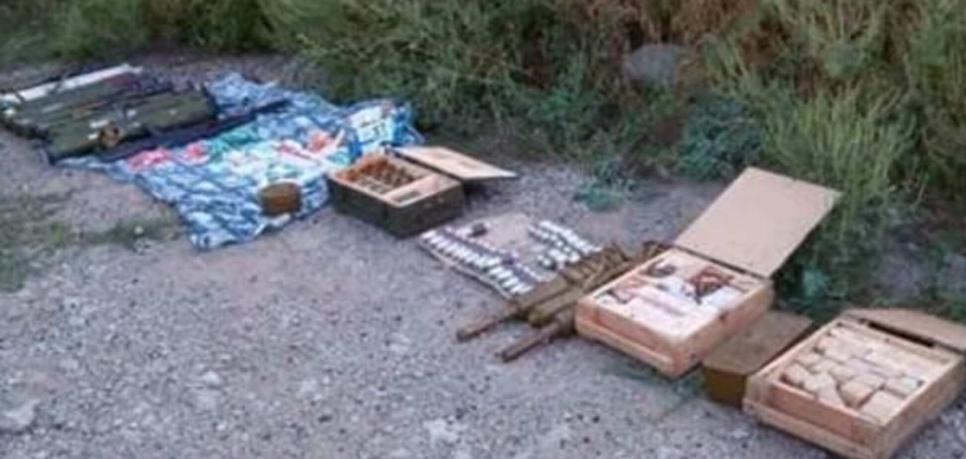 'Трамадол', стволы, гранаты. СБУ на Донбассе нашла арсенал оружия: опубликованы фото