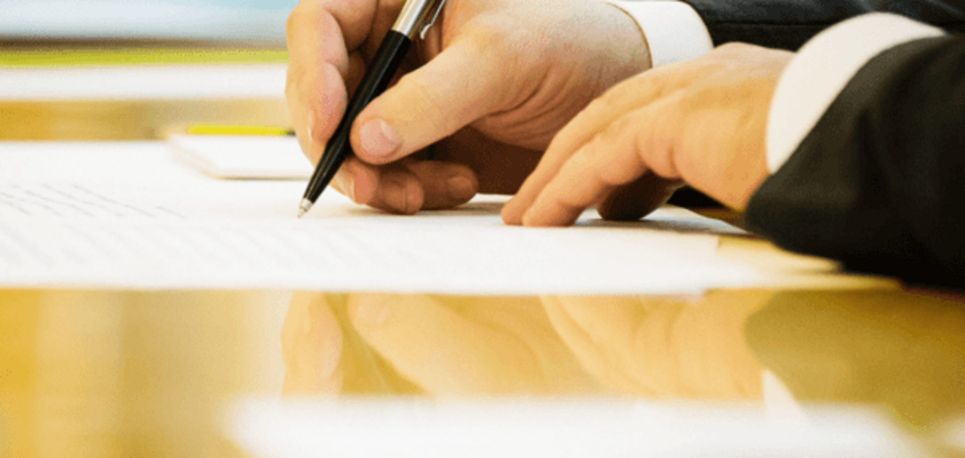 Порошенко наградил посмертно двух борцов с контрабандой в зоне АТО