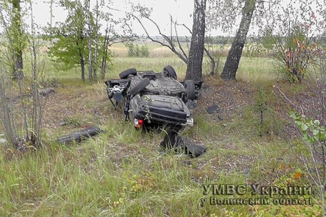 В страшном ДТП на Волыни погибли двое парней: фото с места аварии