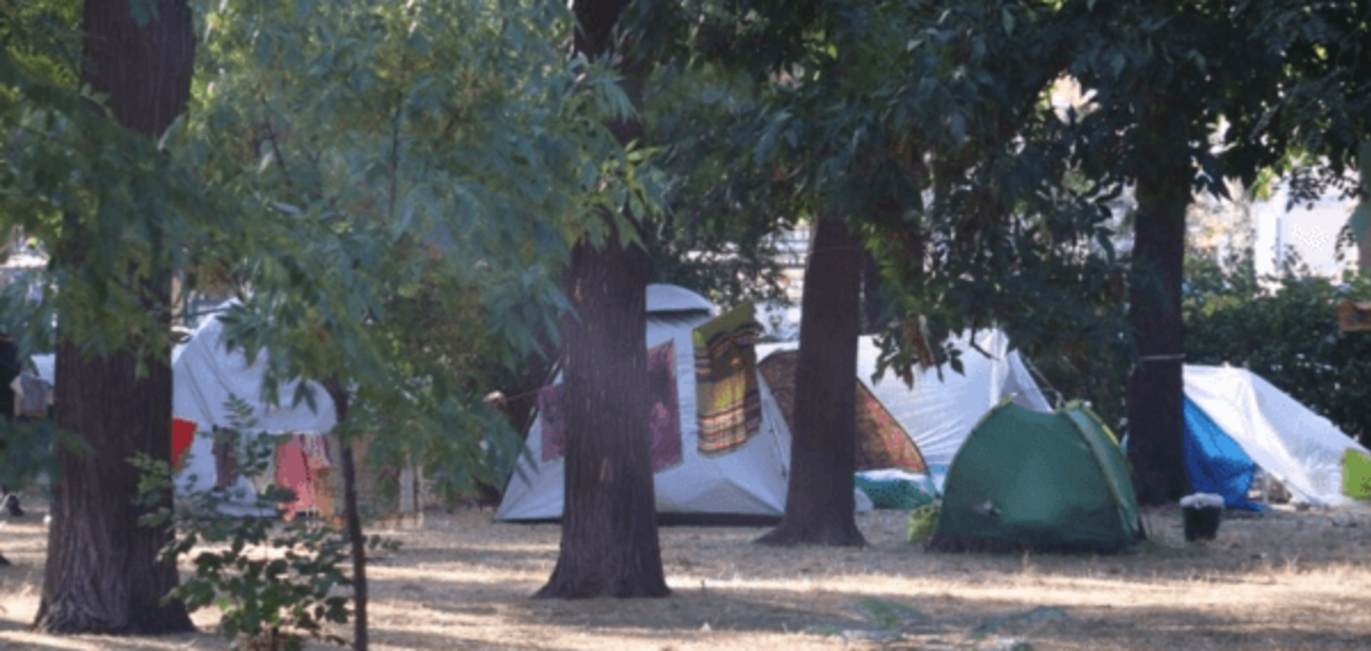 Цыгане-беженцы: в Одессе на Куликовом поле поселился табор 'луганчан'. Фотофакт