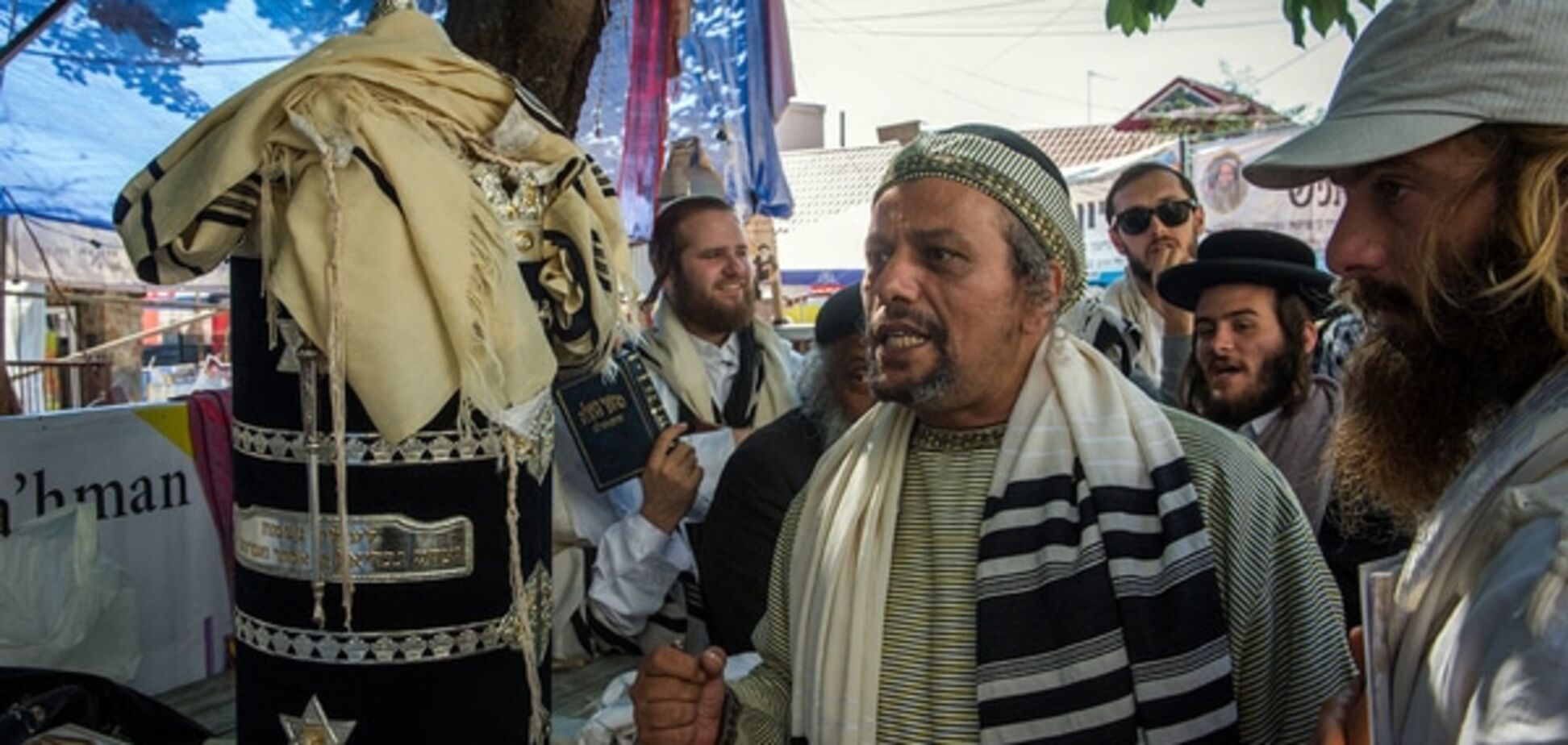 Как хасиды в Умани второй день гуляли...