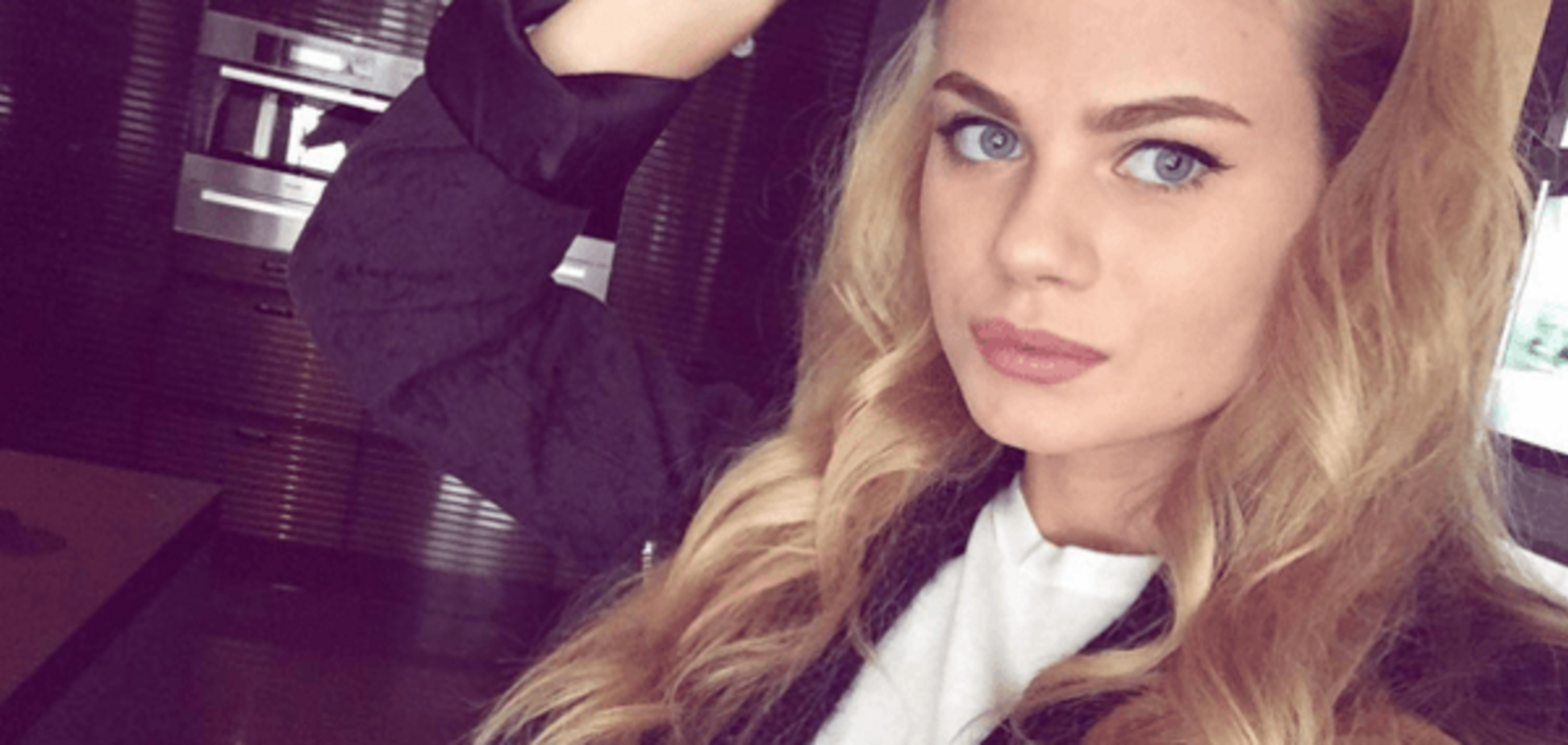 Любовница внука Пугачевой показала фигурку на отдыхе в Греции