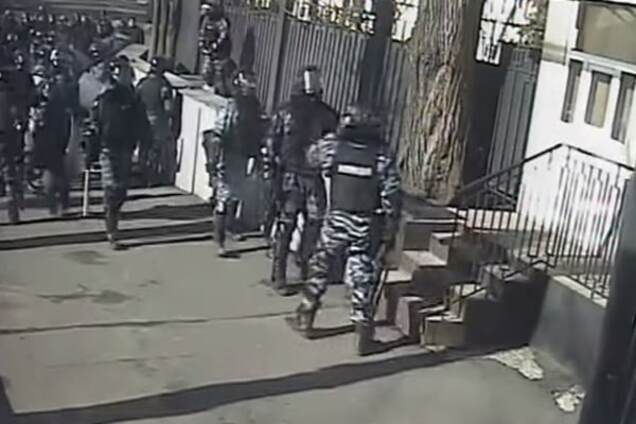 Опубліковано нове відео побиття 'Беркутом' журналістів на Майдані