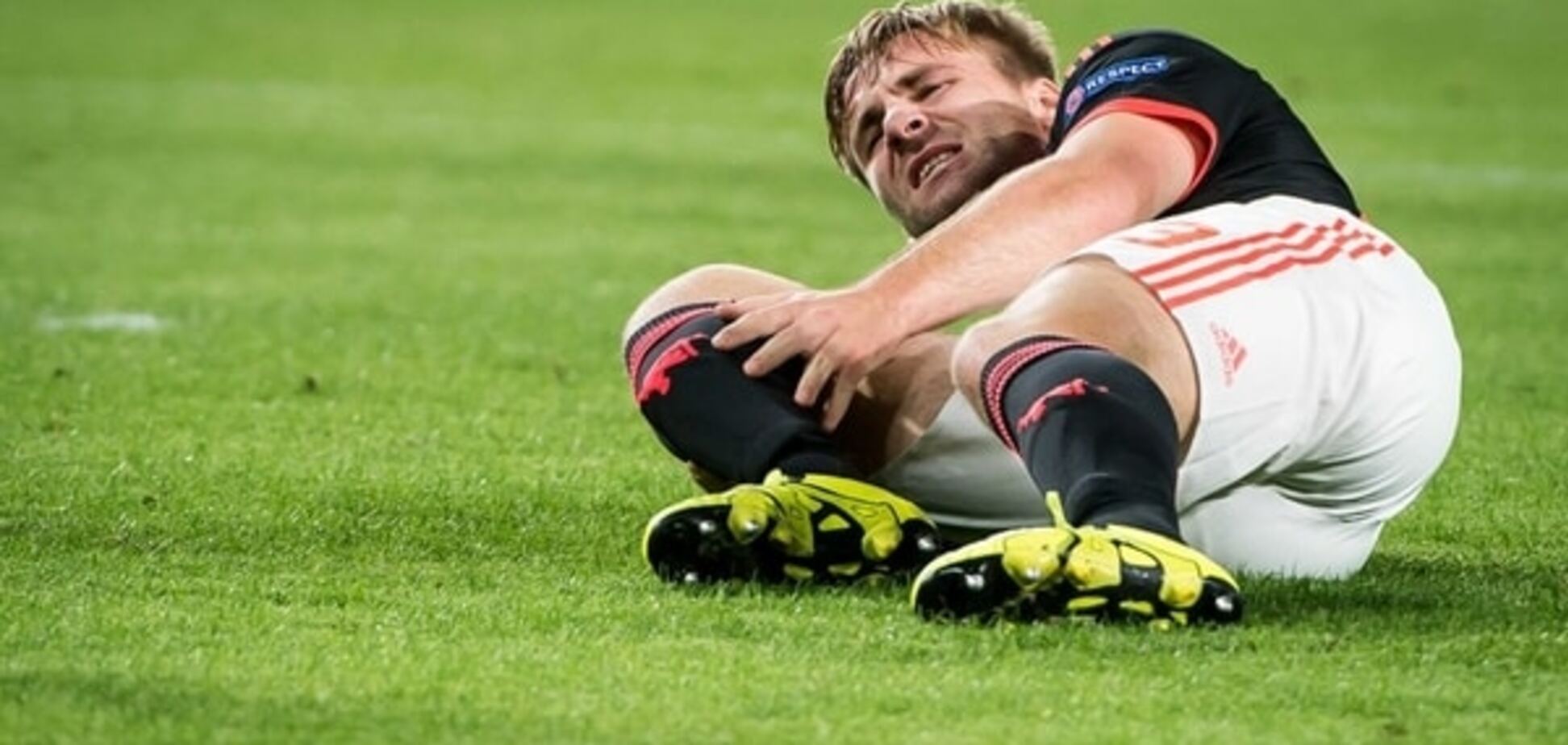 Игрок 'Манчестер Юнайтед' получил ужасную травму в Лиге чемпионов: шокирующее видео