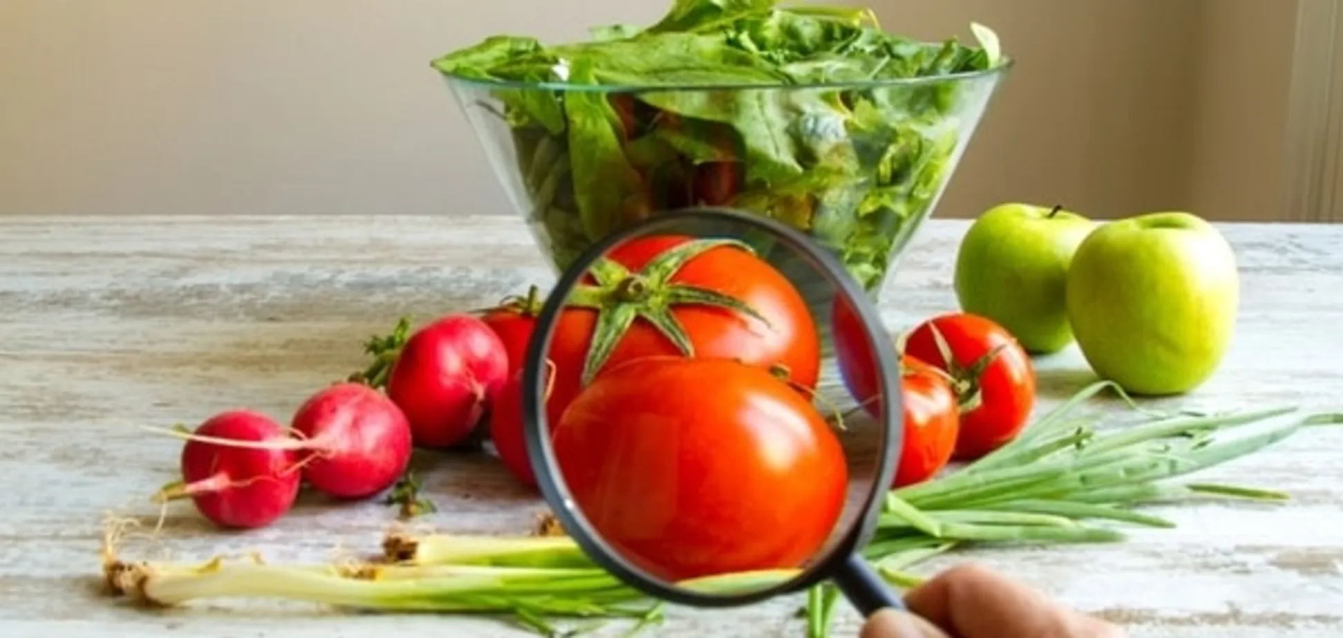 Топ-12 ядовитых продуктов: чем опасны помидоры, орехи и попкорн
