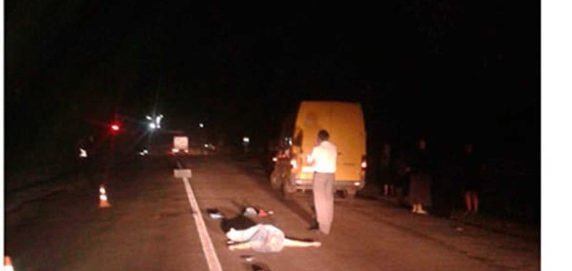 На Тернопольщине автомобиль насмерть сбил женщину: фото с места аварии