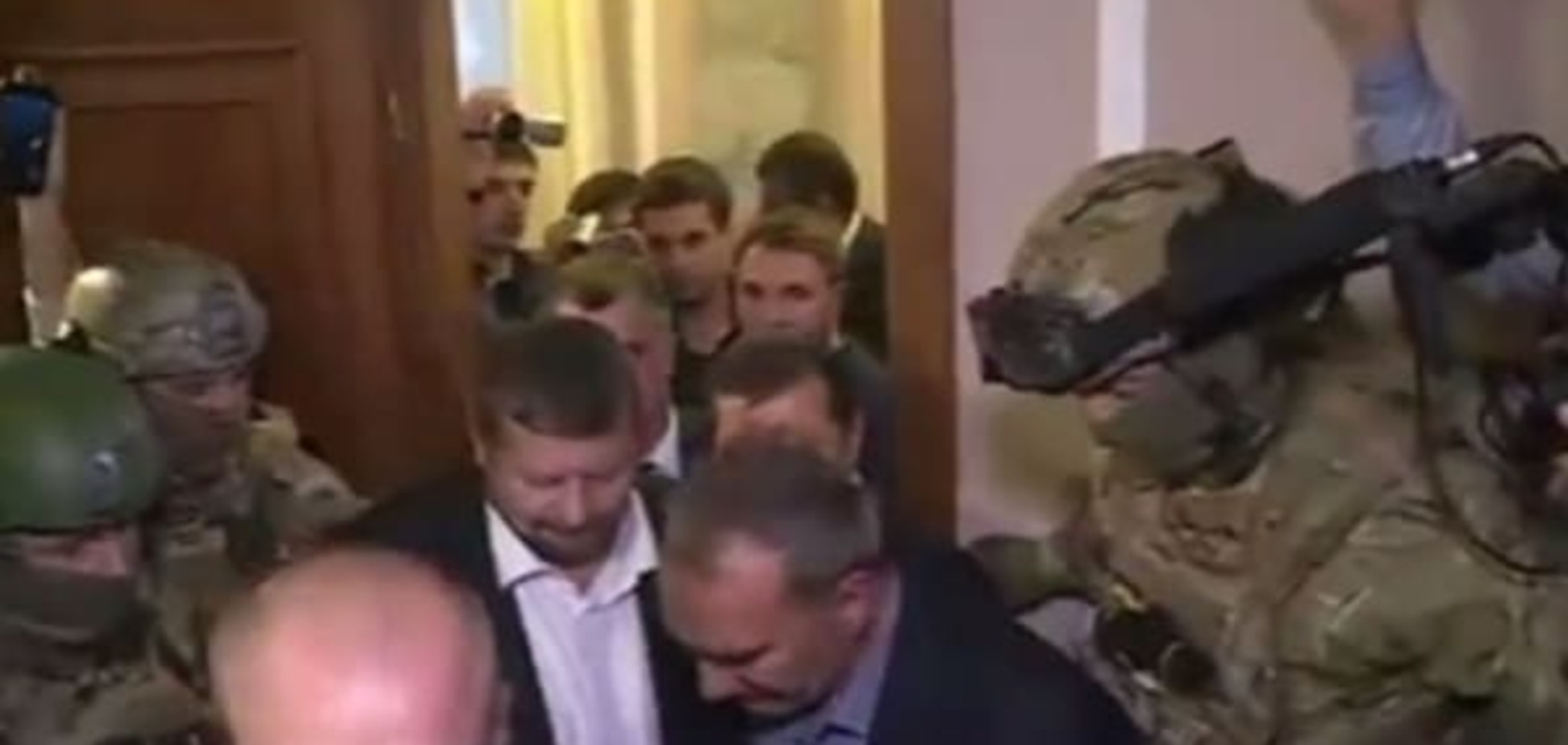 В сети показали видео задержания Мосийчука в Раде