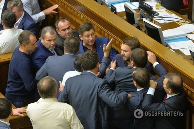 Рада проголосовала за арест Мосийчука, радикалы заблокировали трибуну