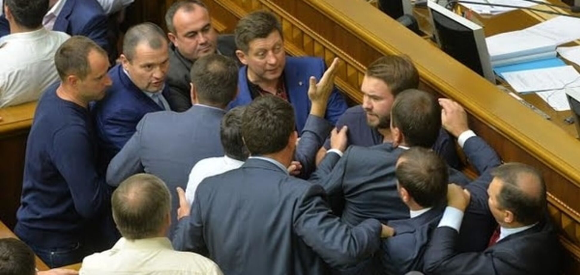 Рада проголосувала за арешт Мосійчука, радикали заблокували трибуну