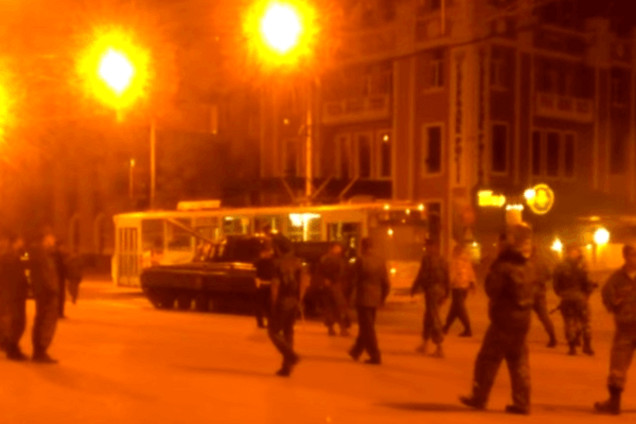 В центре Донецка заметили танки: видеофакт