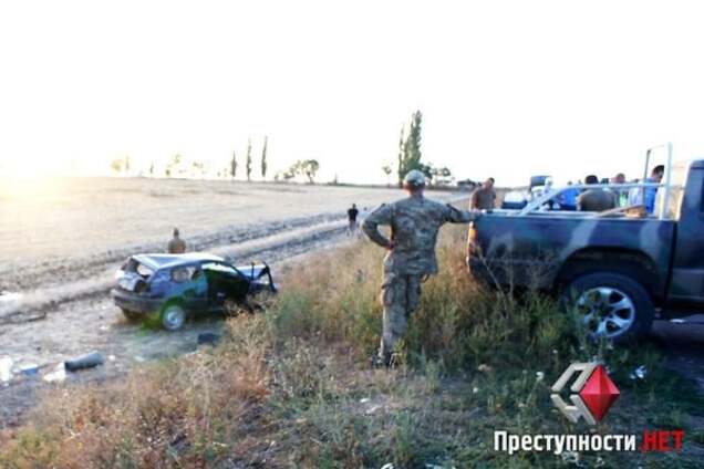 'Айдар' попал в ДТП на Николаевщине: журналистам угрожали пистолетом
