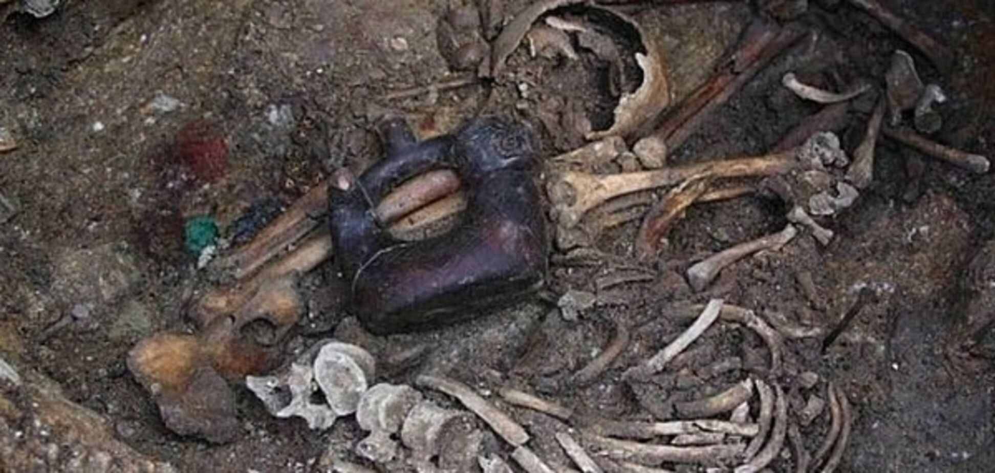 Таємниця століть: археологи знайшли могилу священика культу Змія-Ягуара