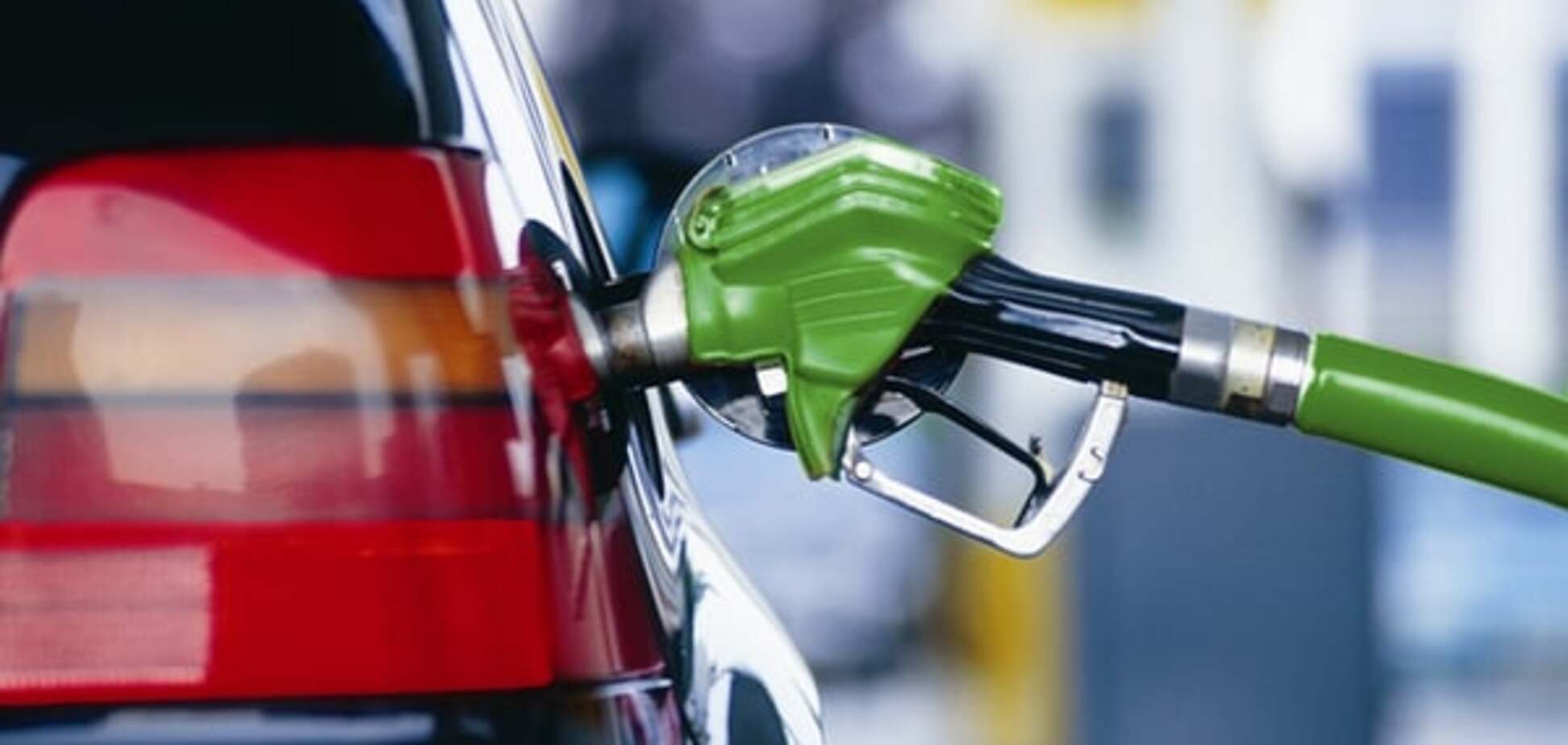 АМКУ рекомендовал снизить цены на бензин на заправках
