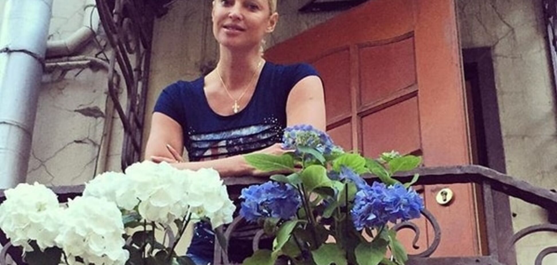 'Наконец-то в достойной компании': пользователи в восторге от фото Волочковой с политологом Белковским