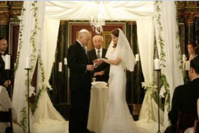 В Израиле тысячи неравнодушных спасли 'грустную' свадьбу: история вдохновения