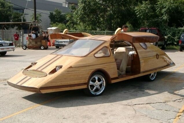 Американец сотворил чудо-автомобили из дерева: видео шедевров