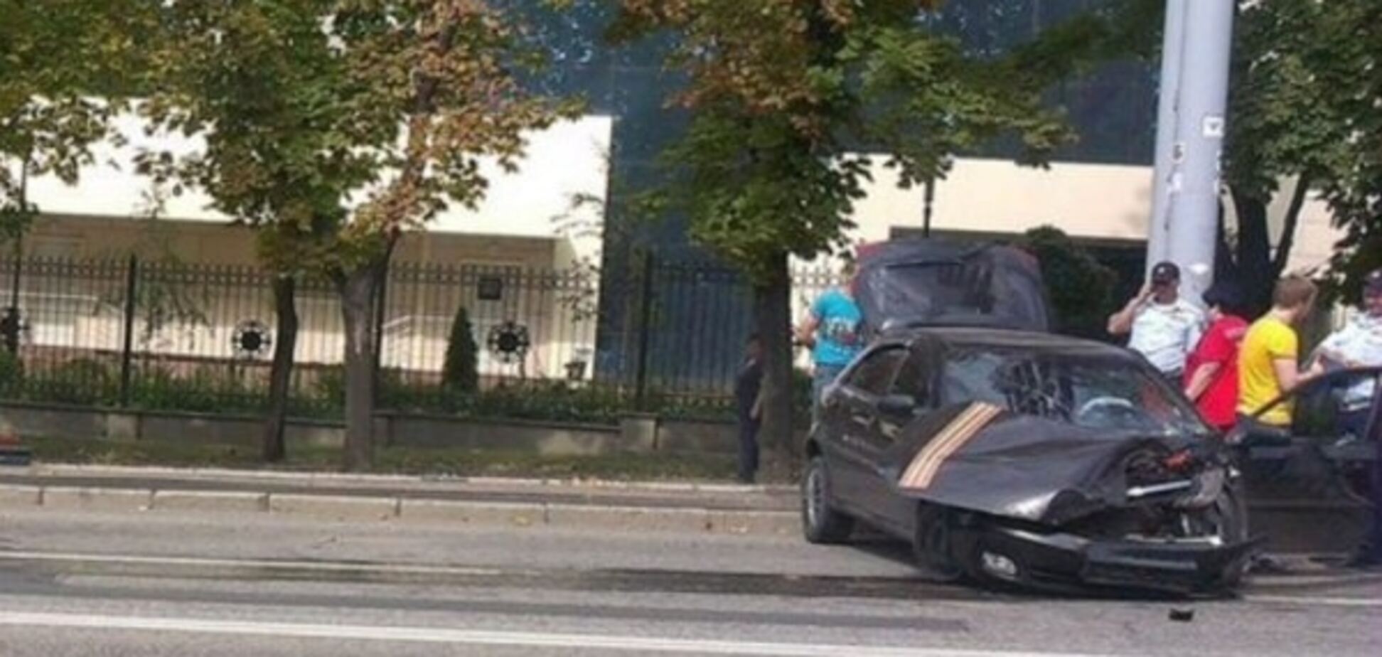 Авто всмятку: в полупустом Донецке лихач убил девушку-пешехода. Фото ДТП