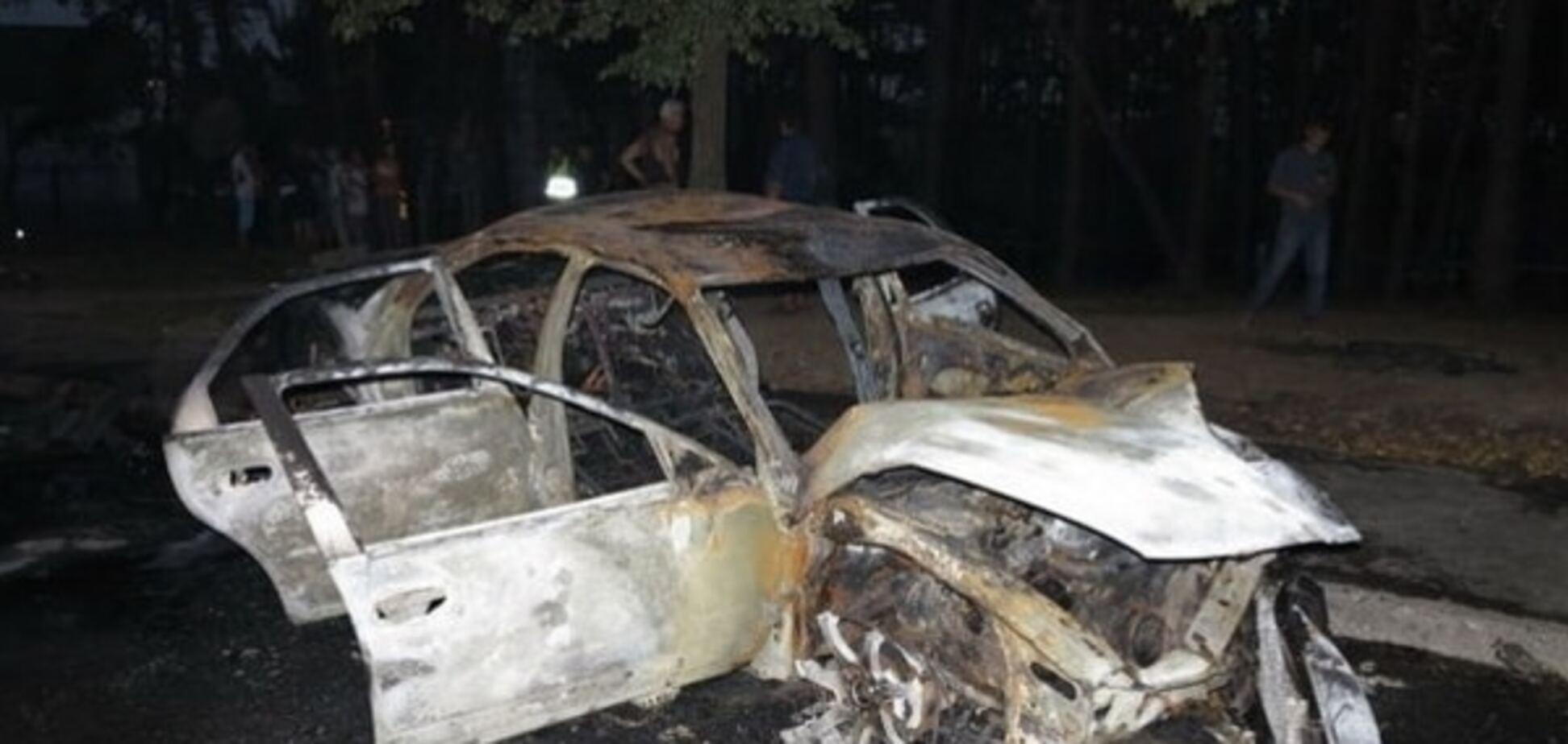 Масштабное ДТП в Киеве: 'Крайслер' сгорел, есть пострадавшие