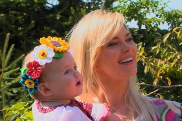 Ириша Блохина впервые показала маленькую дочь и имение в Конча-Заспе