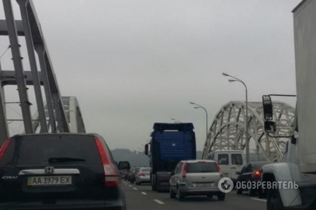 В Киеве дорожные заторы парализовали мосты