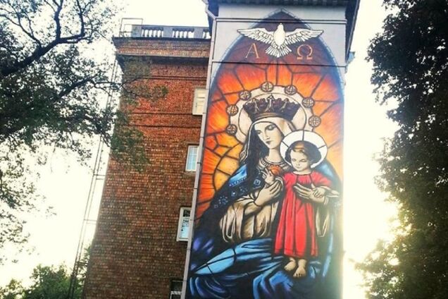 Невероятный образ Девы Марии с Иисусом поразил киевлян: фотофакт