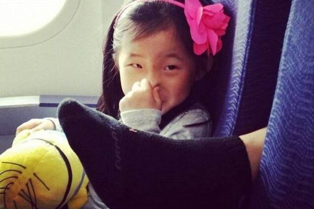 Свиньи в самолете: снимки самых отвратительных пассажиров