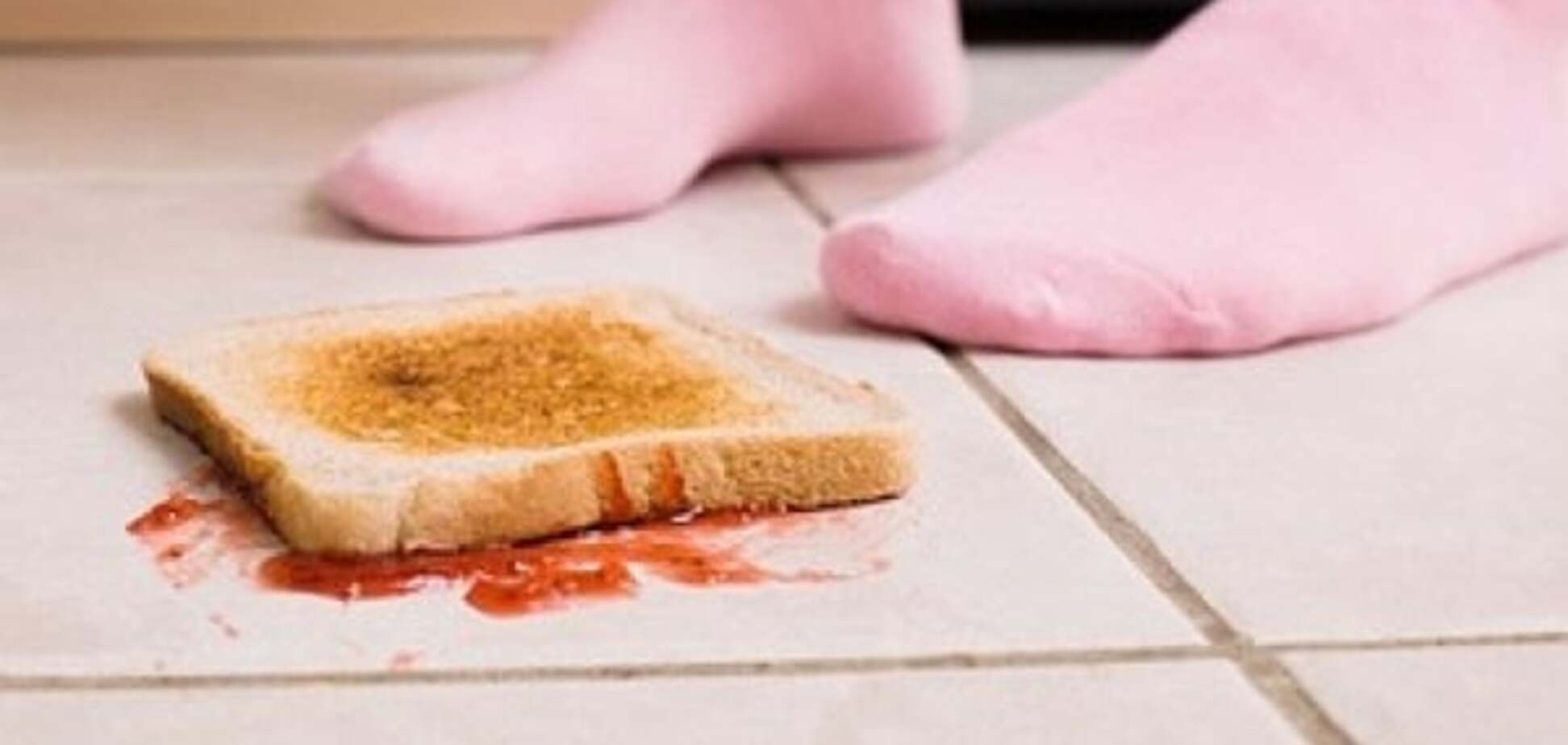 Не ешьте с пола: ученые рассказали, какие поверхности на кухне самые опасные
