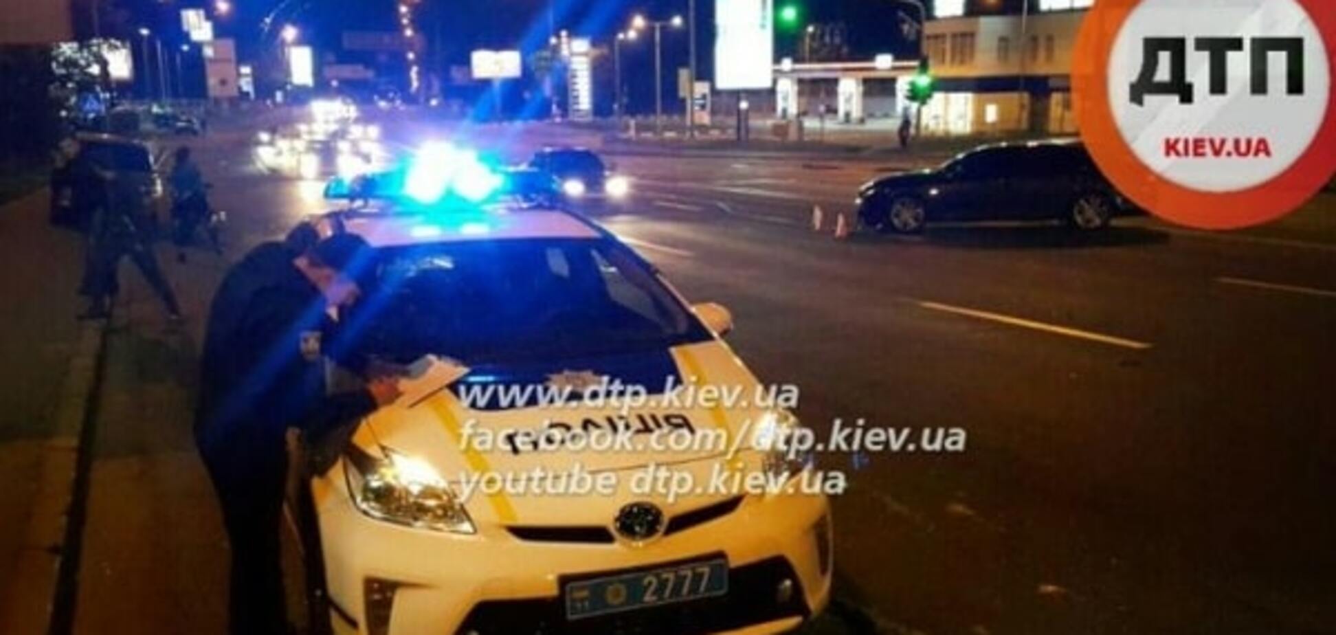 'Чудом обошлось': в Киеве Lexus и мотоцикл попали в ДТП, совершив двойное нарушение. Фото с места аварии