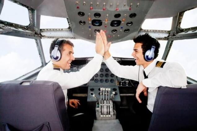 Небесный юмор: реальные смешные диалоги между пилотами и диспетчерами