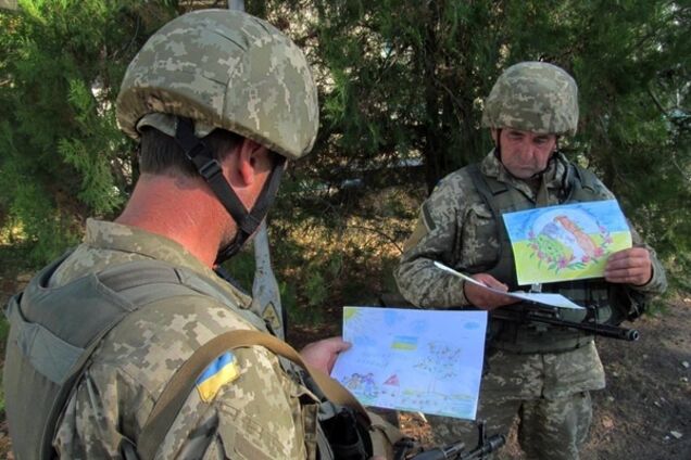 'Спасибо за защиту от плохих людей': бойцам АТО написали школьники