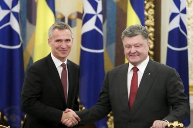 Порошенко анонсировал референдум по вступлению Украины в НАТО